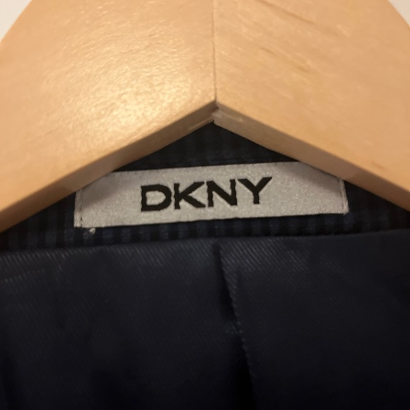 Classic Men’s Navy Suit Jacket 44R DKNY - Picture 2 of 6